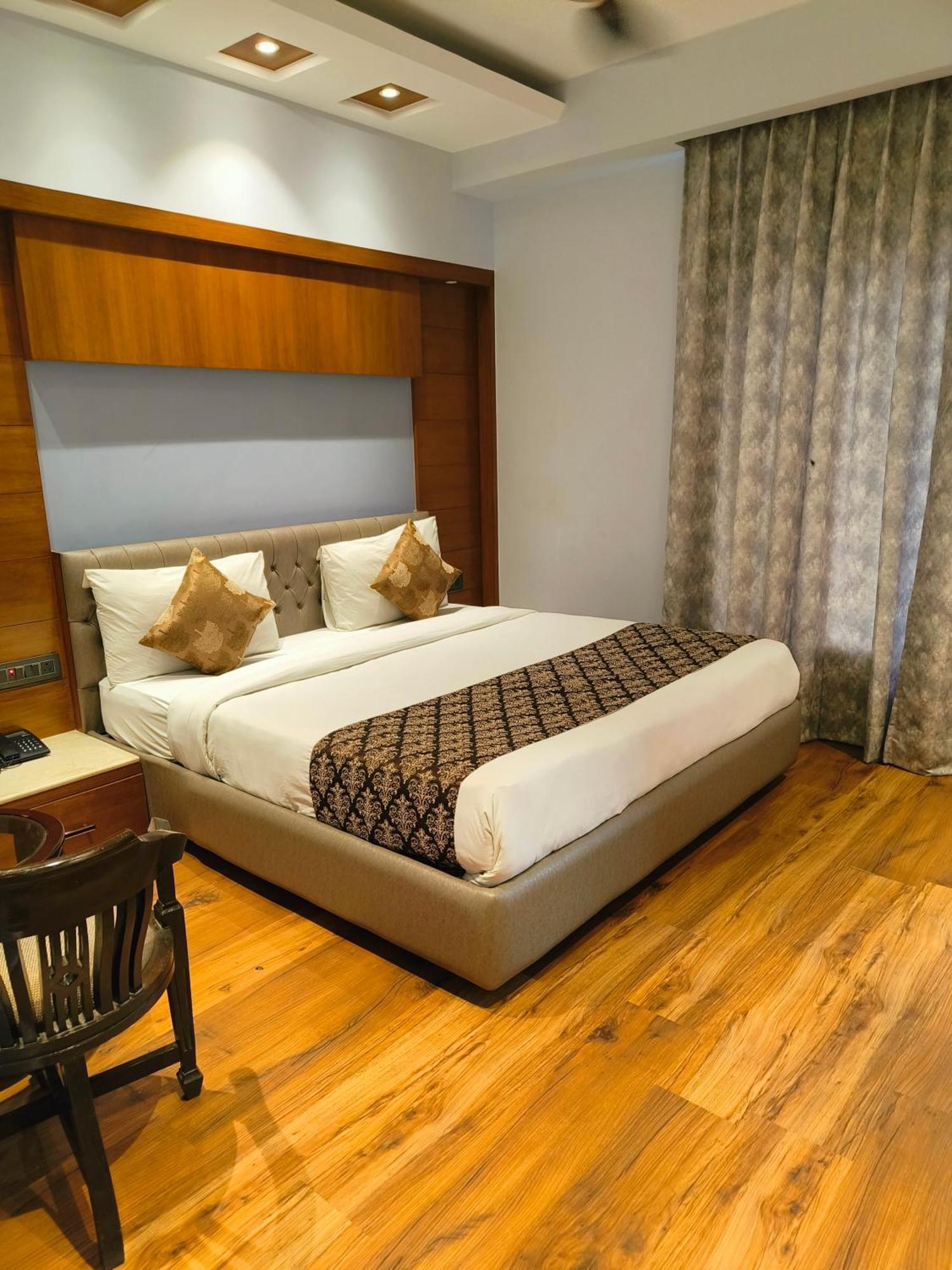 Hotel The Pearl - Free Airport Pickup - Traveler'S Choice Award Winner For 2025 New Delhi Exterior photo