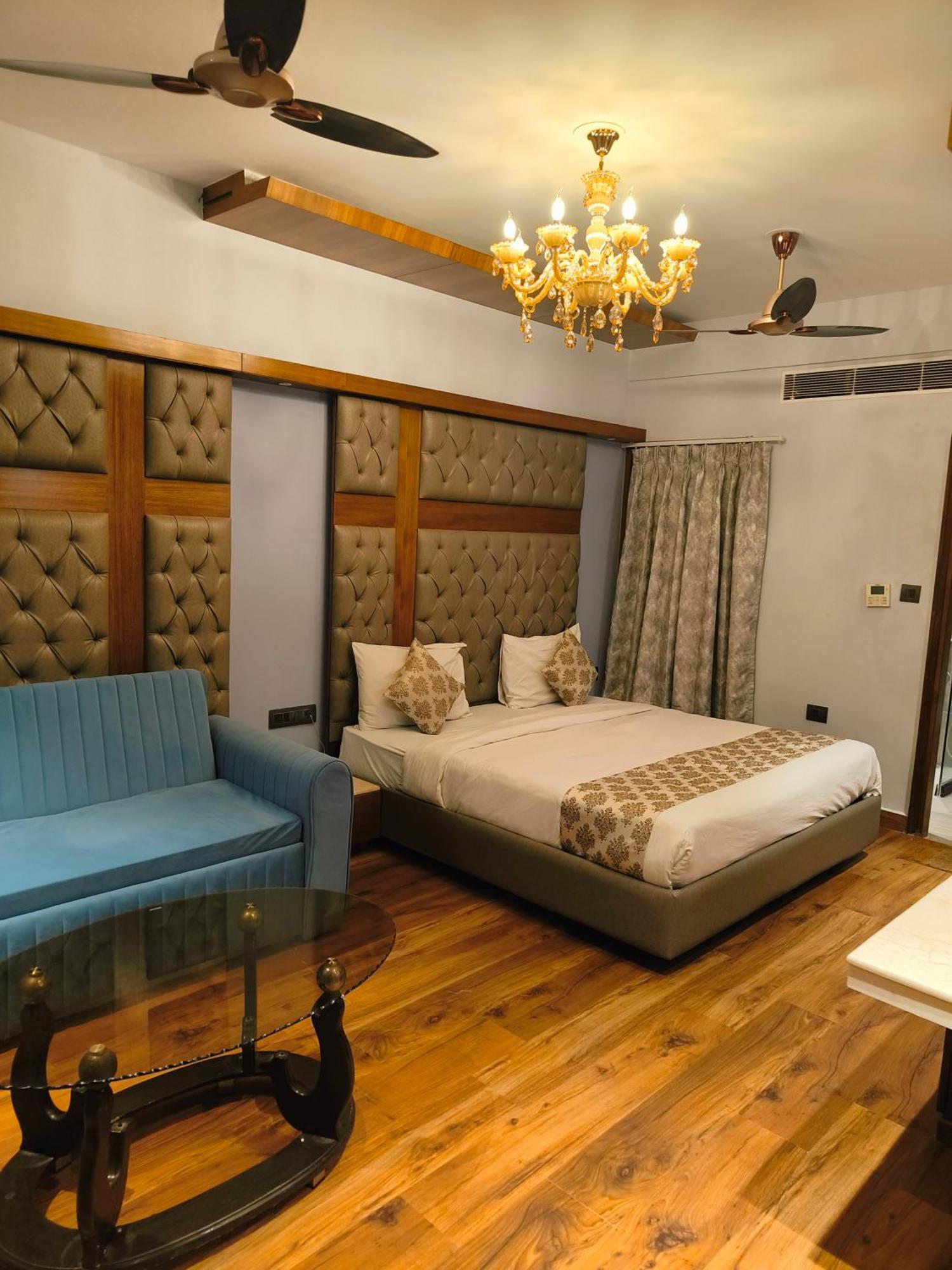 Hotel The Pearl - Free Airport Pickup - Traveler'S Choice Award Winner For 2025 New Delhi Exterior photo