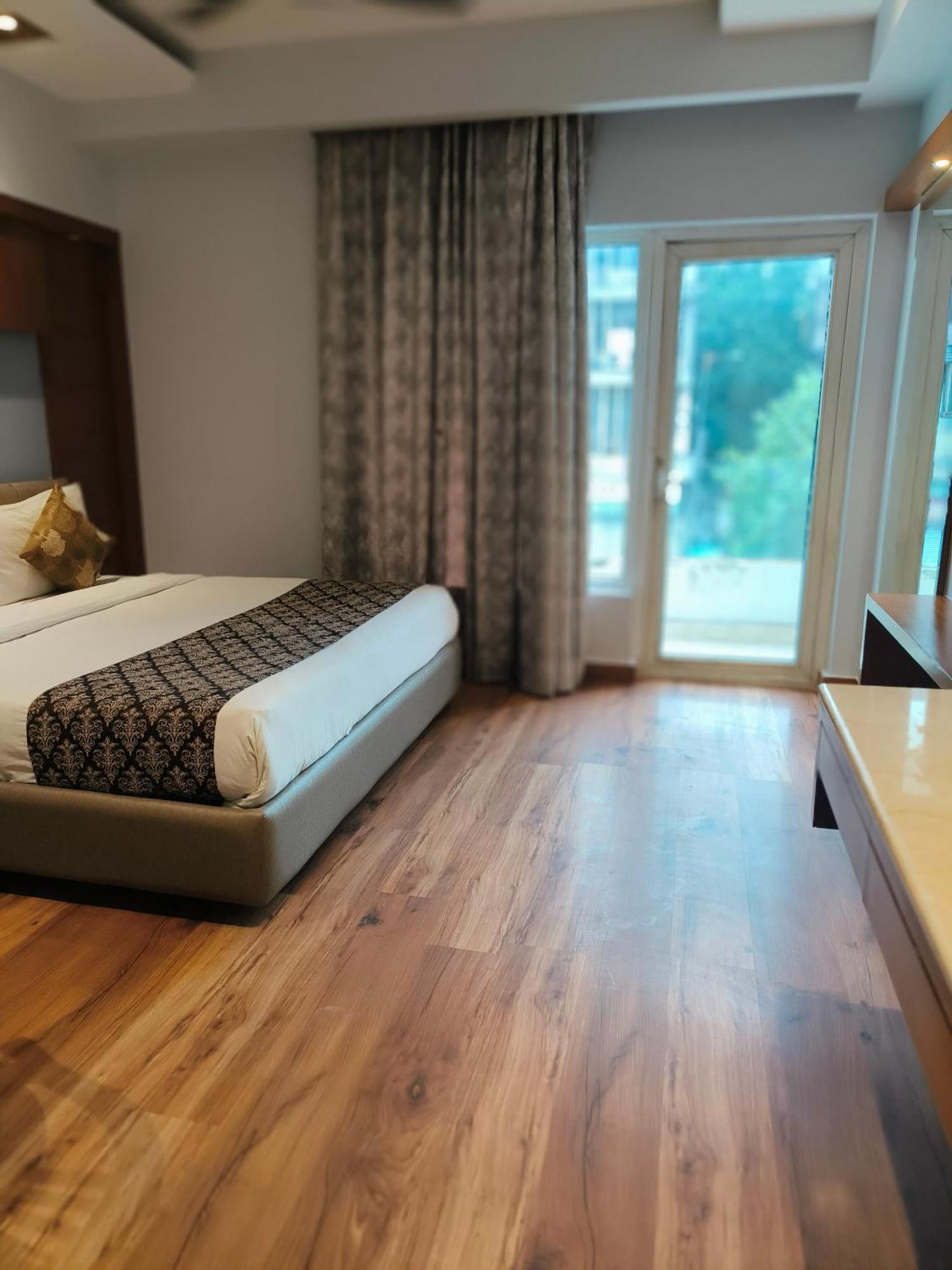 Hotel The Pearl - Free Airport Pickup - Traveler'S Choice Award Winner For 2025 New Delhi Exterior photo