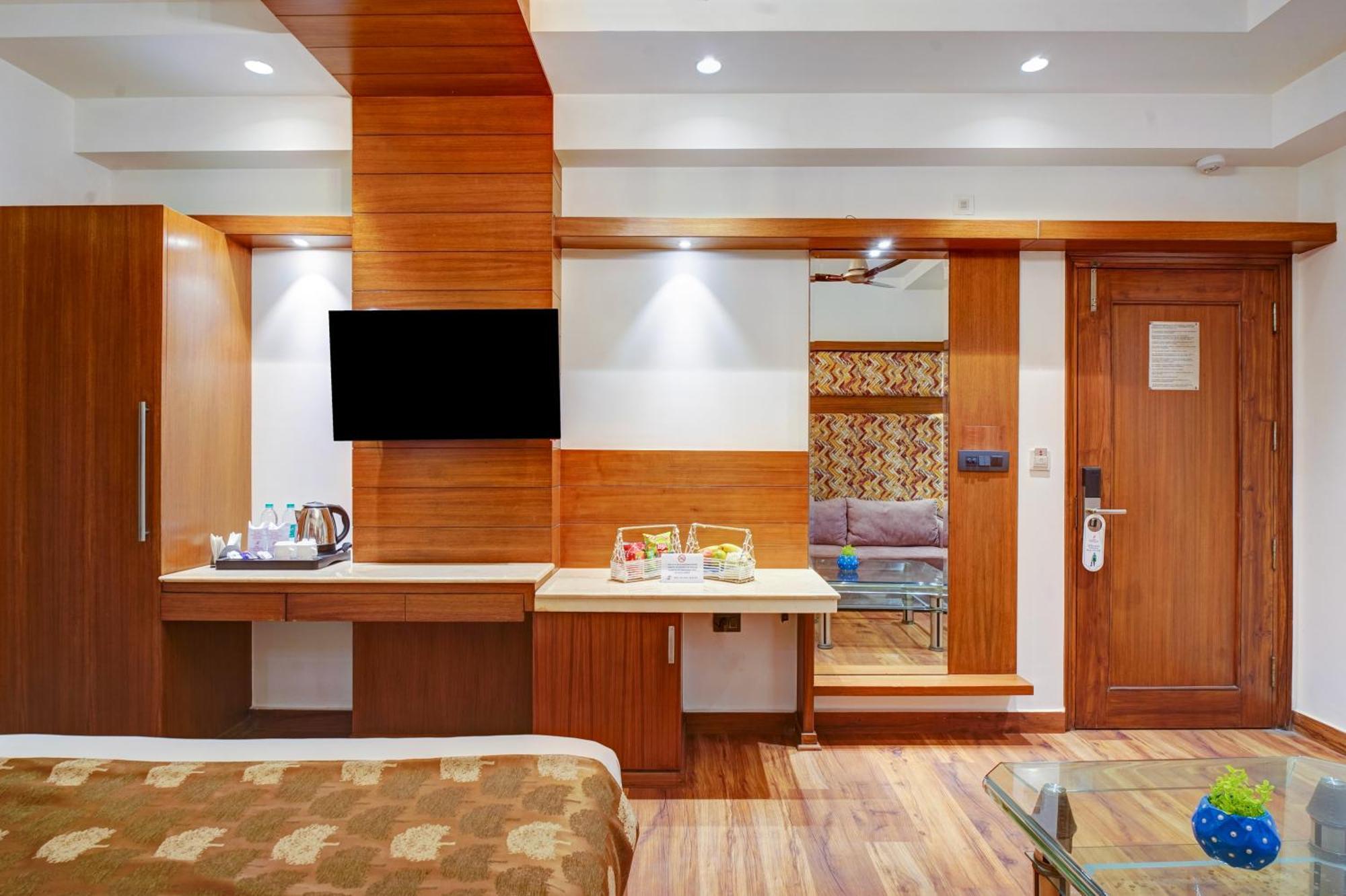 Hotel The Pearl - Free Airport Pickup - Traveler'S Choice Award Winner For 2025 New Delhi Exterior photo