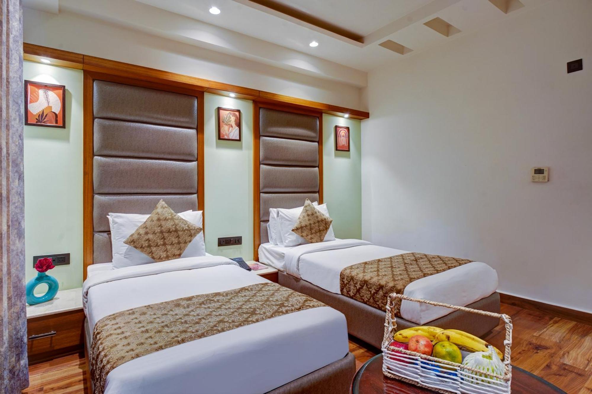 Hotel The Pearl - Free Airport Pickup - Traveler'S Choice Award Winner For 2025 New Delhi Exterior photo