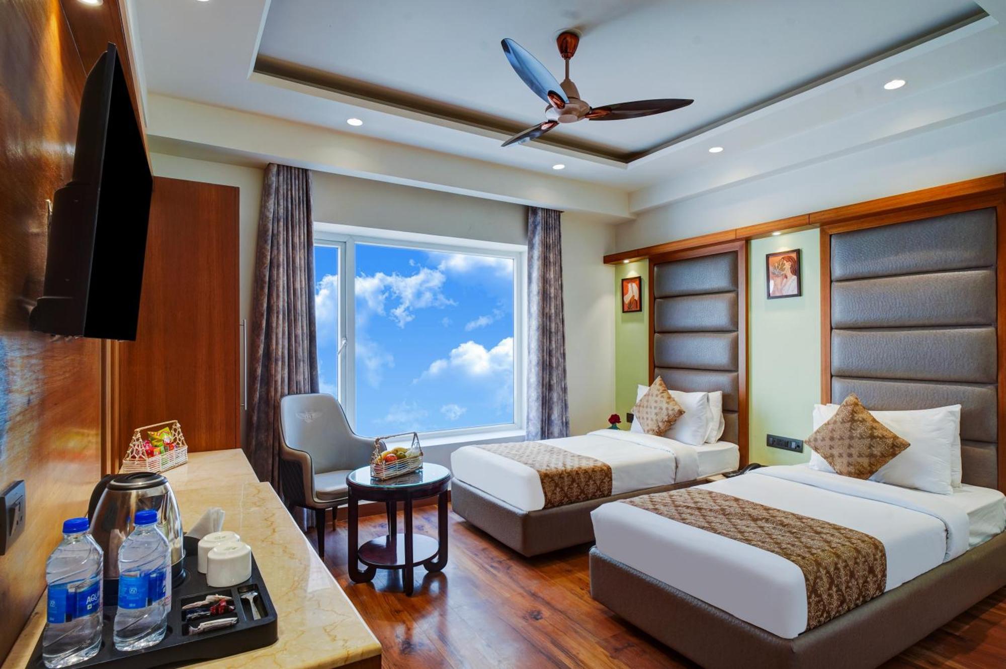 Hotel The Pearl - Free Airport Pickup - Traveler'S Choice Award Winner For 2025 New Delhi Exterior photo