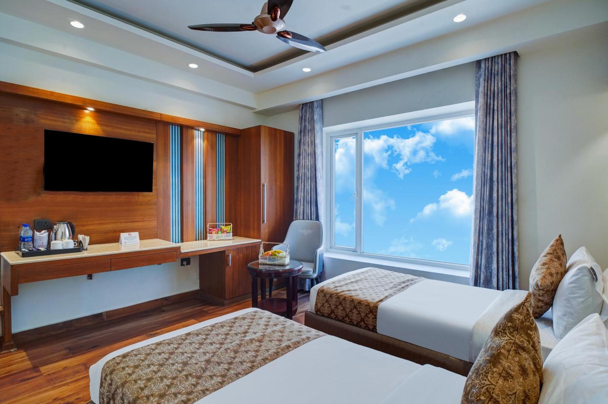 Hotel The Pearl - Free Airport Pickup - Traveler'S Choice Award Winner For 2025 New Delhi Exterior photo