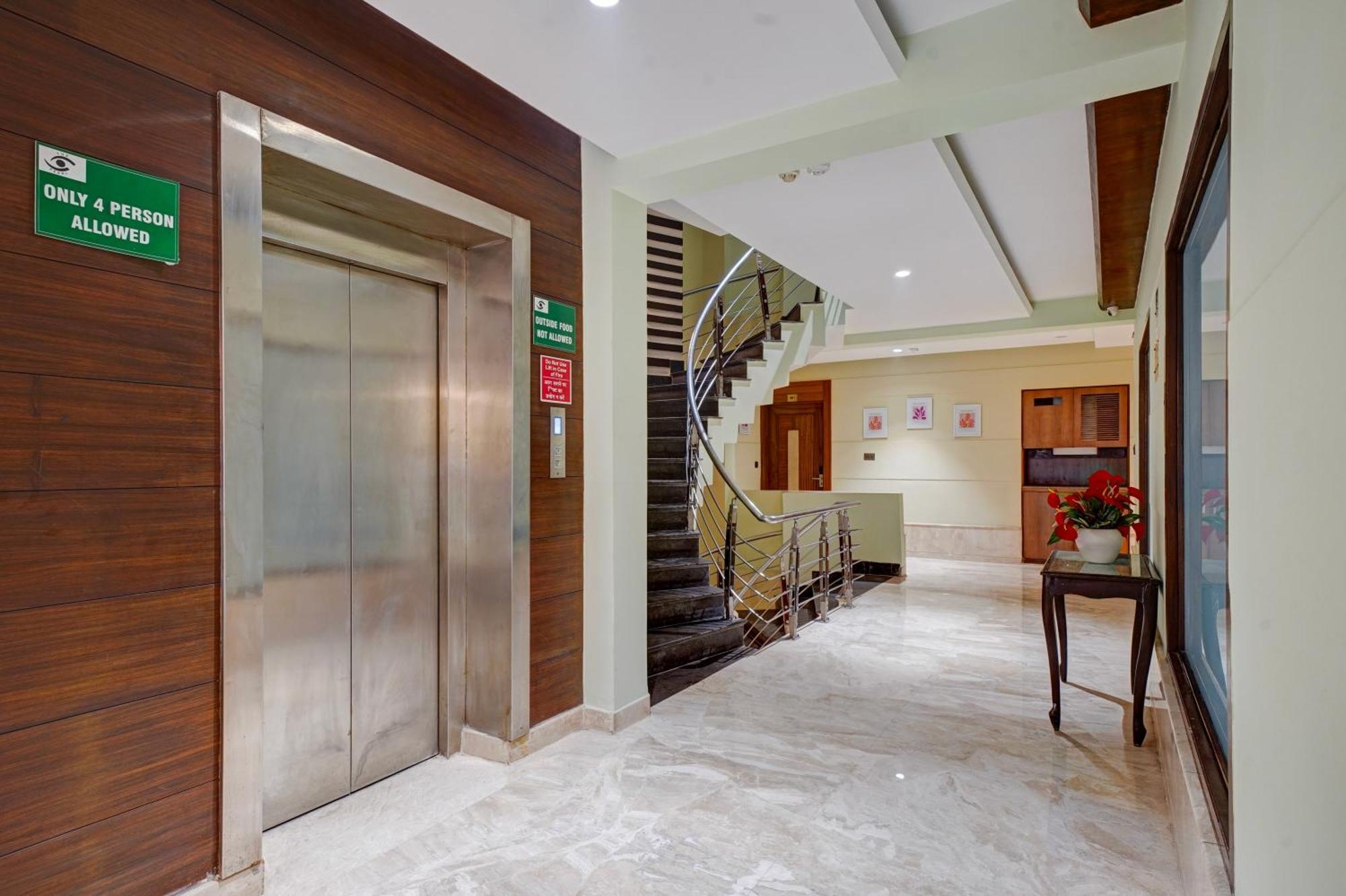 Hotel The Pearl - Free Airport Pickup - Traveler'S Choice Award Winner For 2025 New Delhi Exterior photo