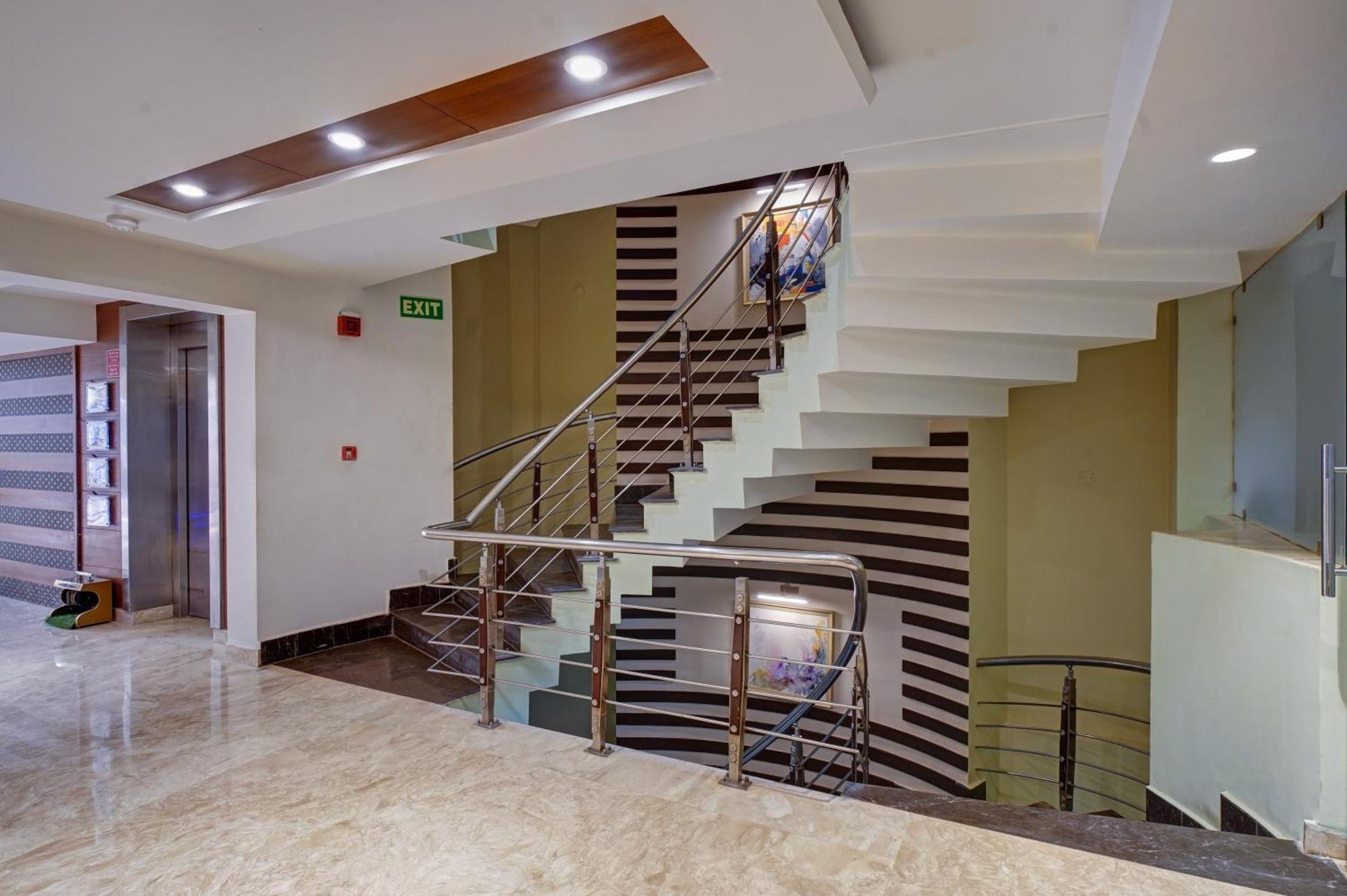 Hotel The Pearl - Free Airport Pickup - Traveler'S Choice Award Winner For 2025 New Delhi Exterior photo