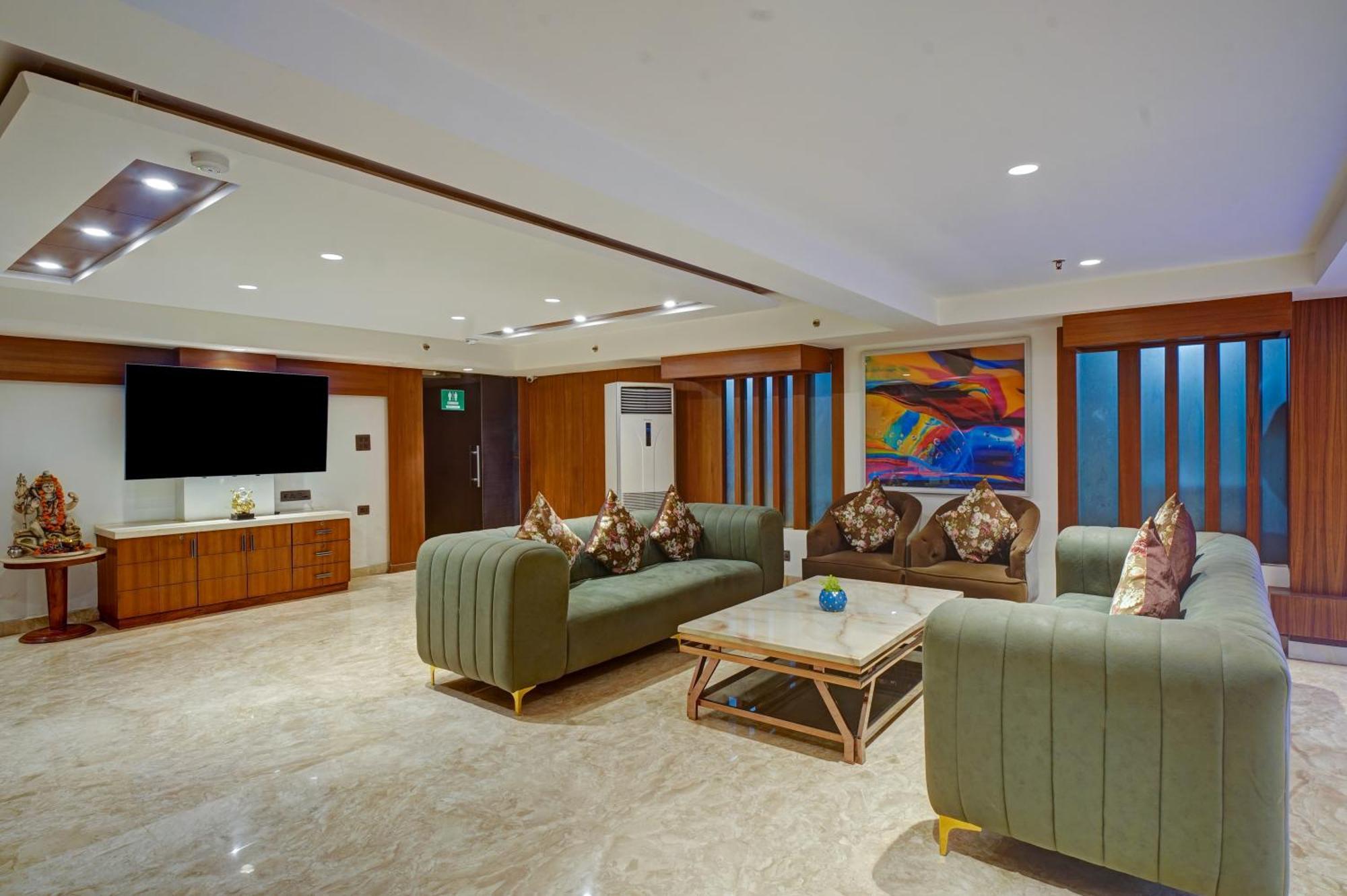 Hotel The Pearl - Free Airport Pickup - Traveler'S Choice Award Winner For 2025 New Delhi Exterior photo